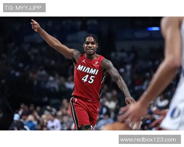 热火核心受伤，球队战绩受挫：风雨中的坚持与挑战